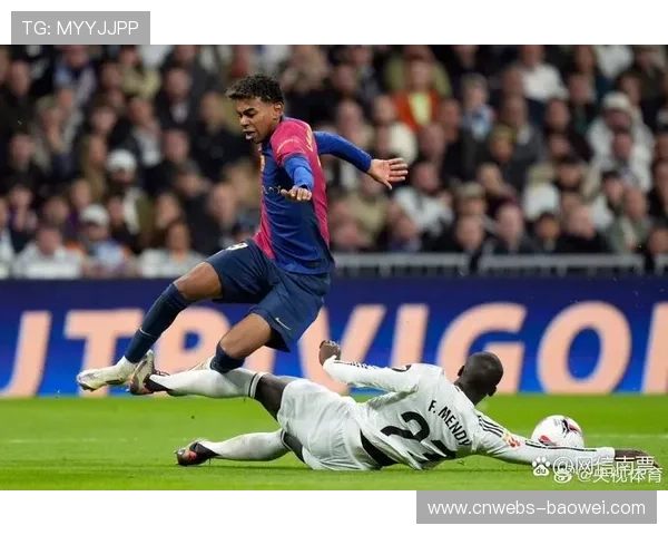 国家德比历史回顾：2005年巴萨3-0皇马，埃托奥小罗破门